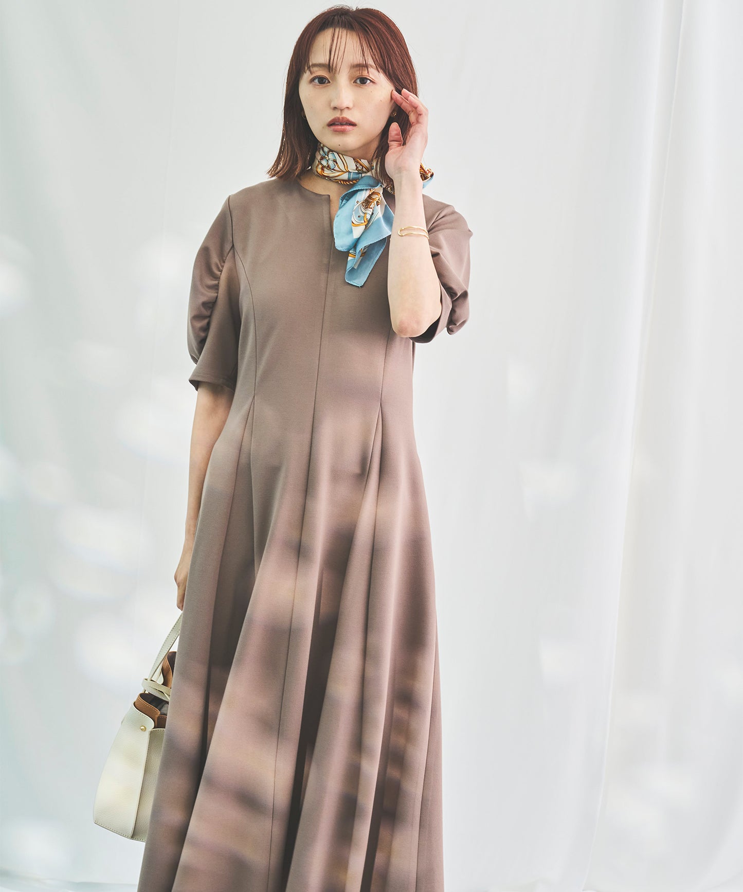《予約商品》【手洗いOK・UVカット】ハーフパフ袖フレアワンピース