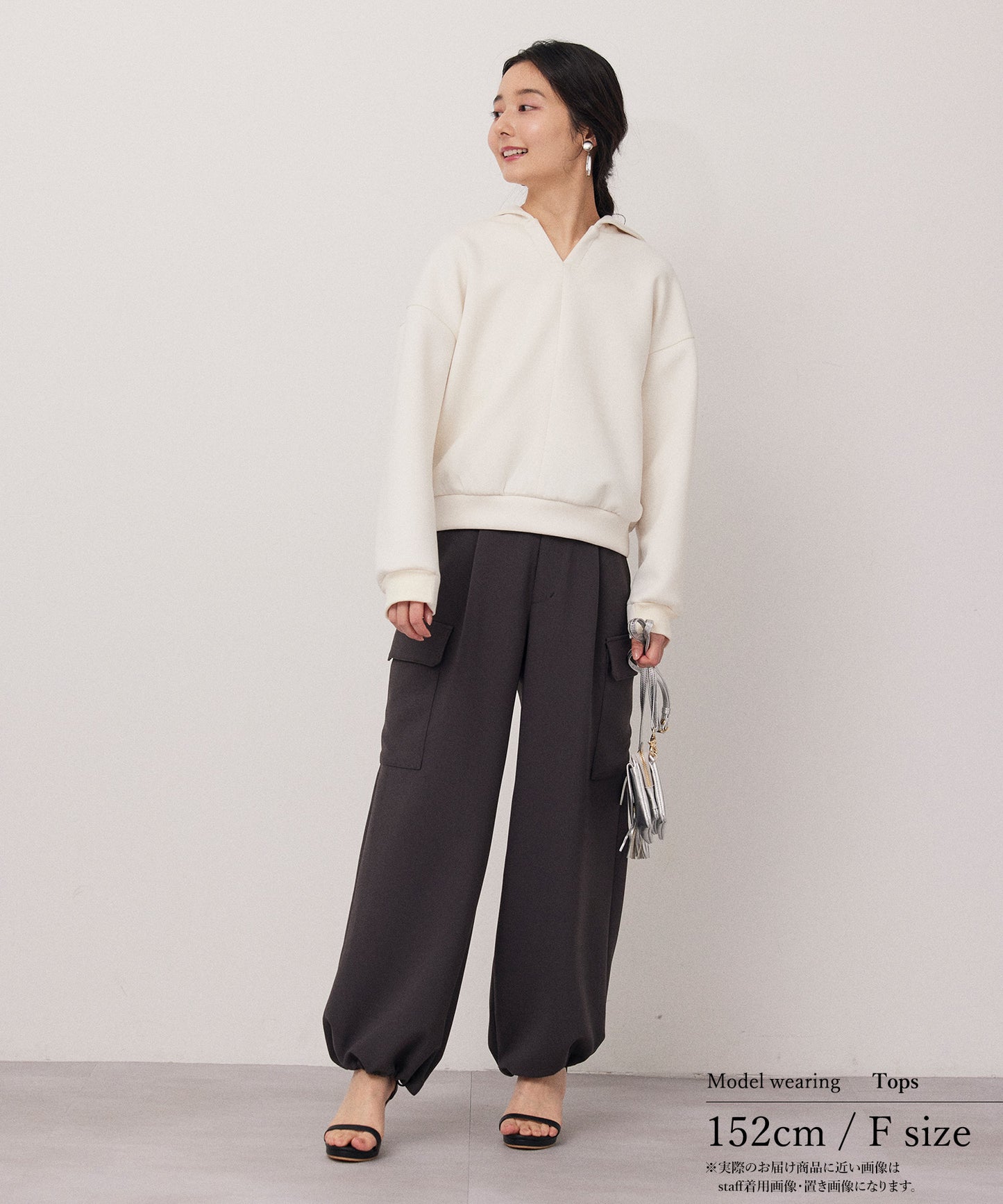 抜け感ショートフーディ