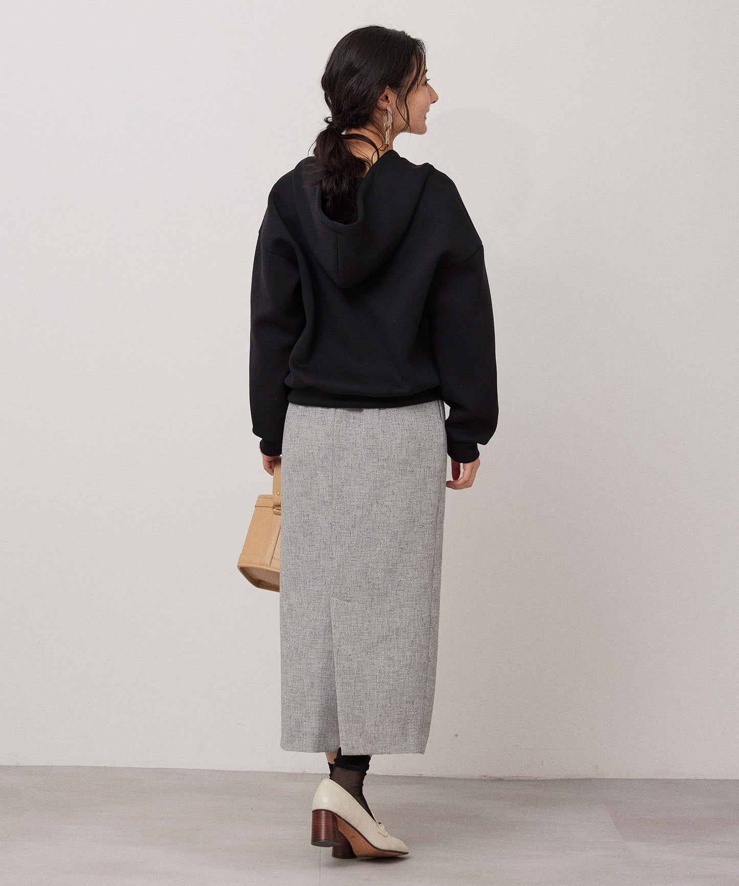 抜け感ショートフーディ