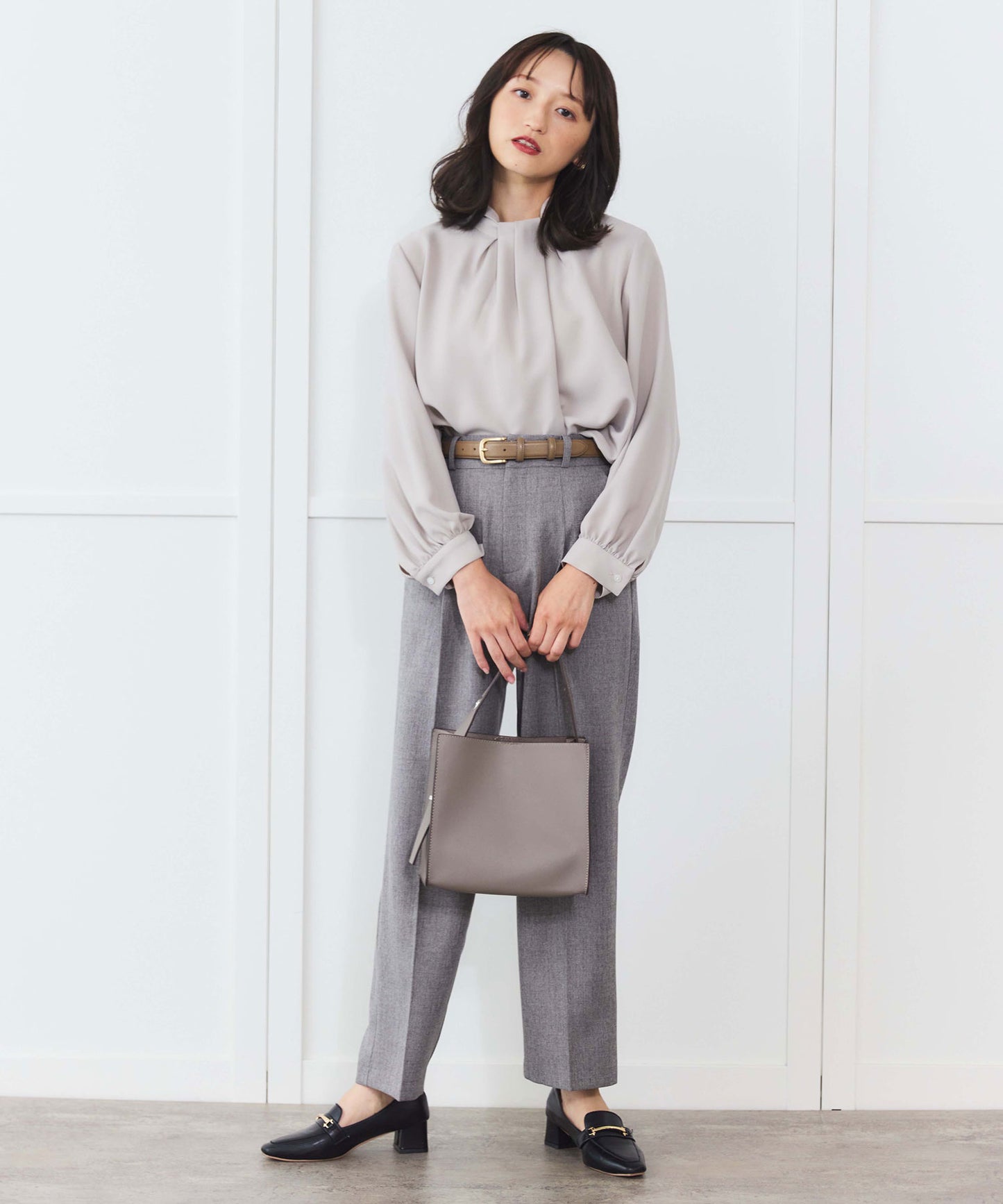 《予約商品 9/17 13:00まで10%OFF》ボウタイライクバックサテンブラウス