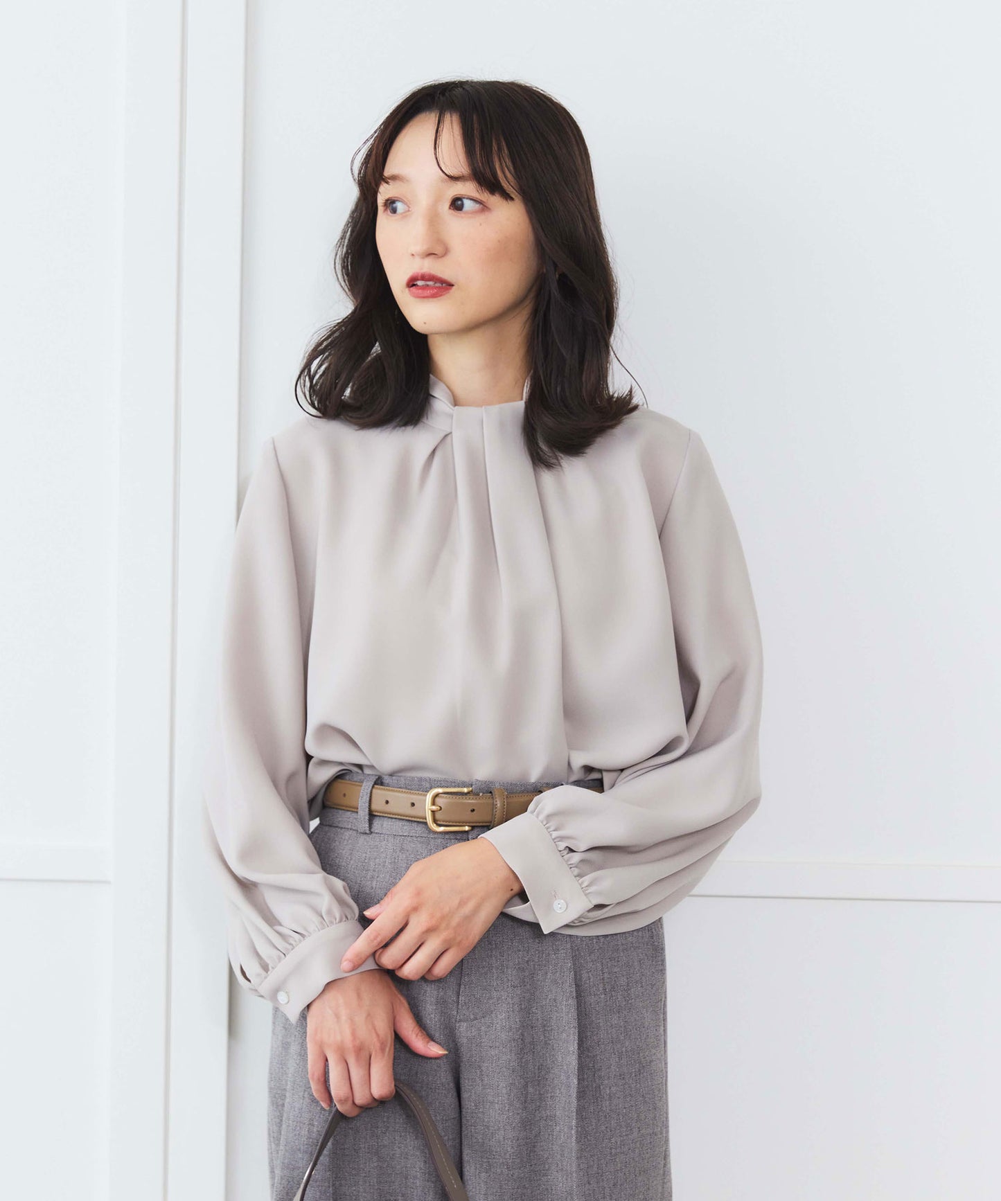 《予約商品 9/17 13:00まで10%OFF》ボウタイライクバックサテンブラウス