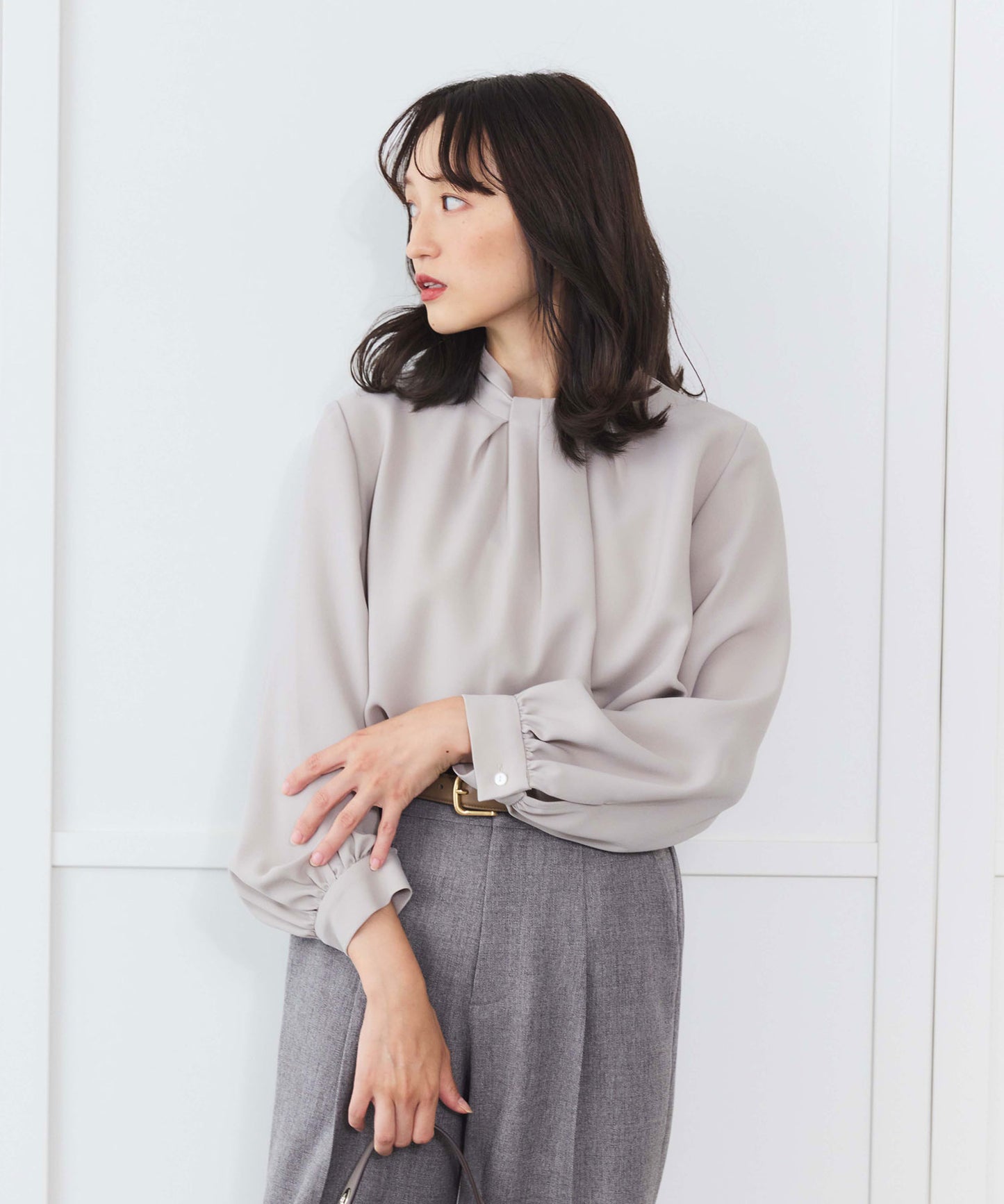 《予約商品 9/17 13:00まで10%OFF》ボウタイライクバックサテンブラウス