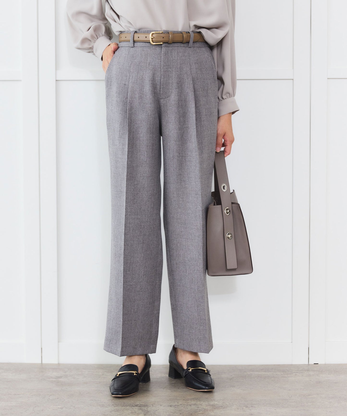 《予約商品 10/22 13:00まで10%OFF》【セット対応】シャークスキン タックストレートパンツ