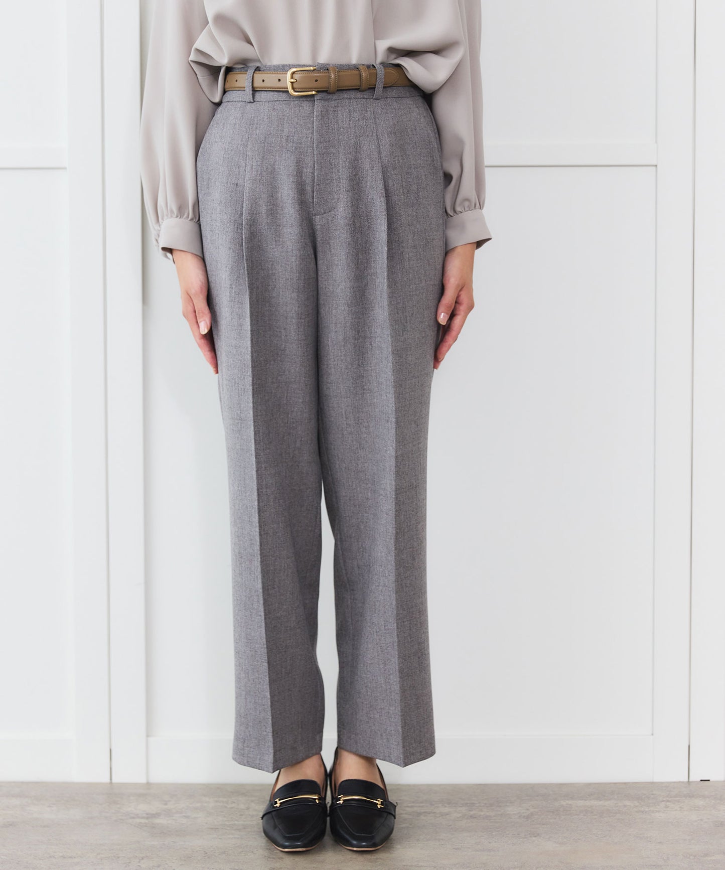 《予約商品 10/22 13:00まで10%OFF》【セット対応】シャークスキン タックストレートパンツ