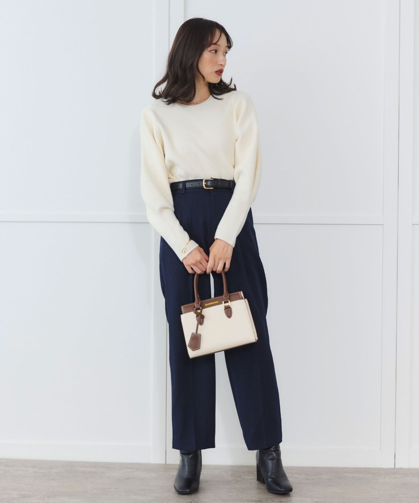《予約商品 10/22 13:00まで10%OFF》【セット対応】シャークスキン タックストレートパンツ