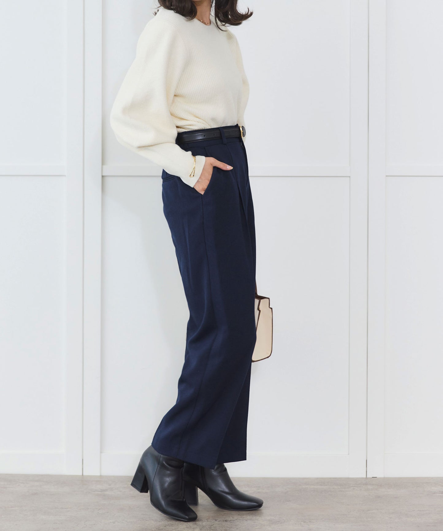 《予約商品 10/22 13:00まで10%OFF》【セット対応】シャークスキン タックストレートパンツ