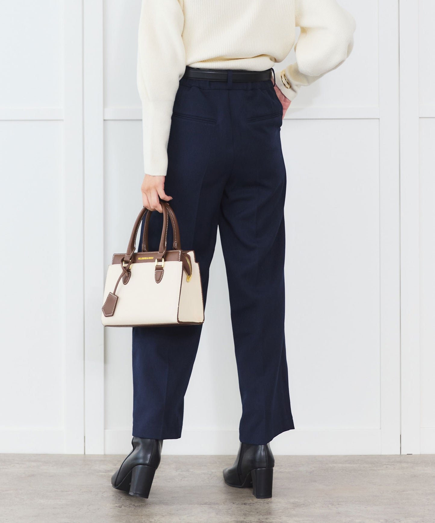 《予約商品 10/22 13:00まで10%OFF》【セット対応】シャークスキン タックストレートパンツ