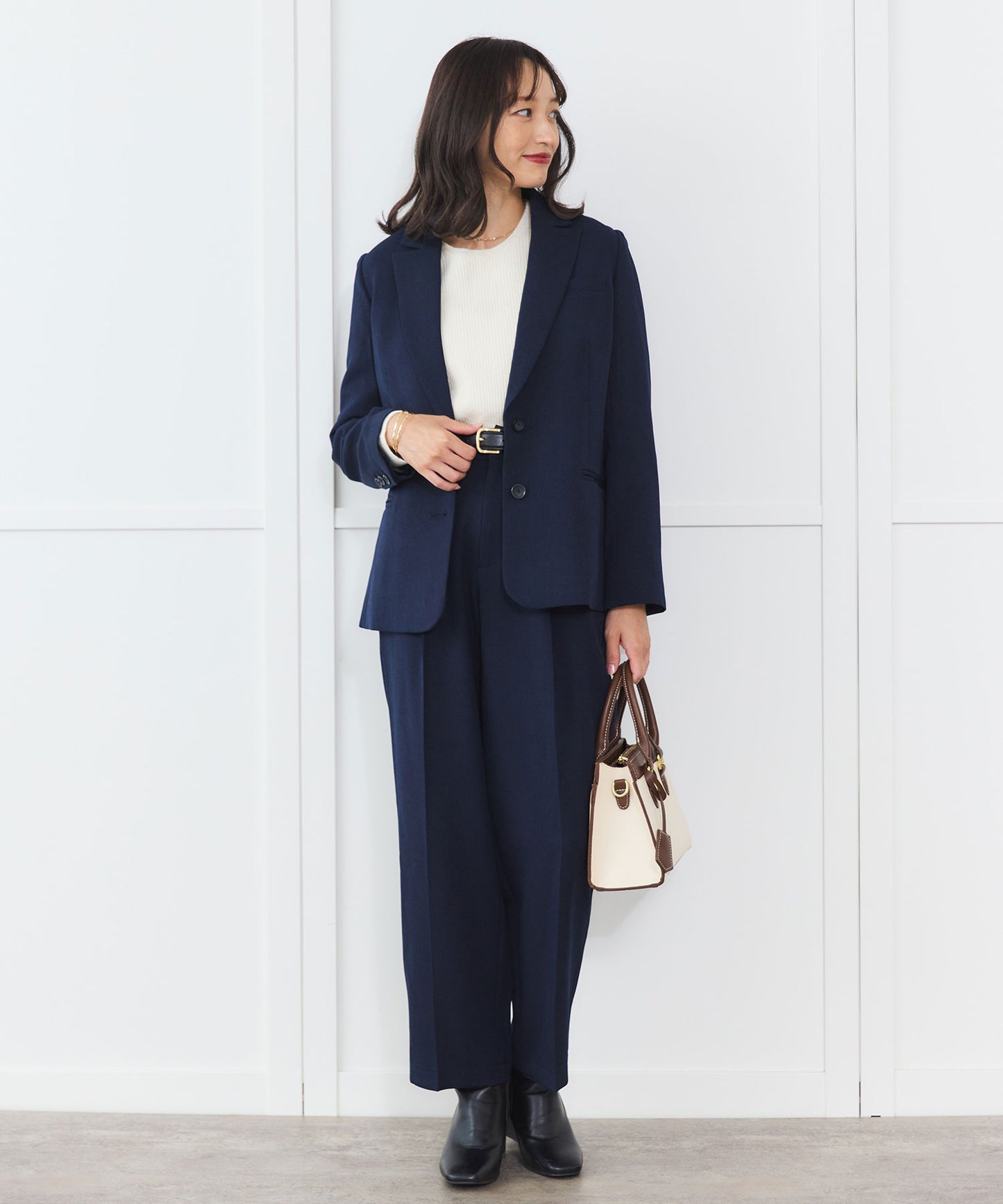 《予約商品 10/22 13:00まで10%OFF》【セット対応】シャークスキン タックストレートパンツ