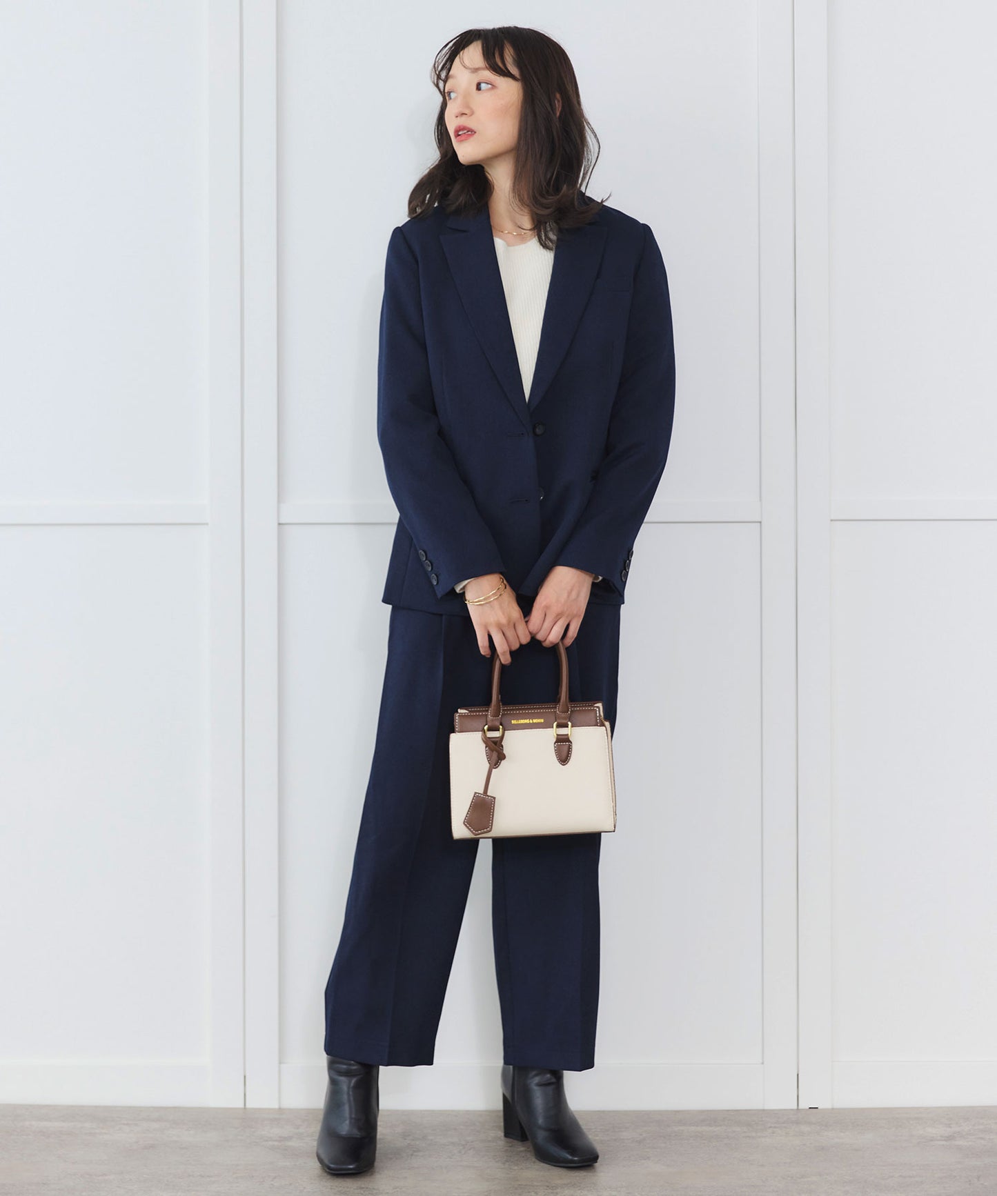 《予約商品 10/22 13:00まで10%OFF》【セット対応】シャークスキン タックストレートパンツ