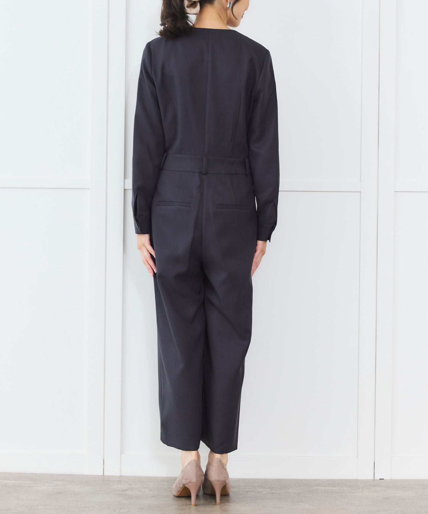 《予約商品 10/29 13:00まで10%OFF》【イージーケア】 パウダーツイル Vネックジャンプスーツ