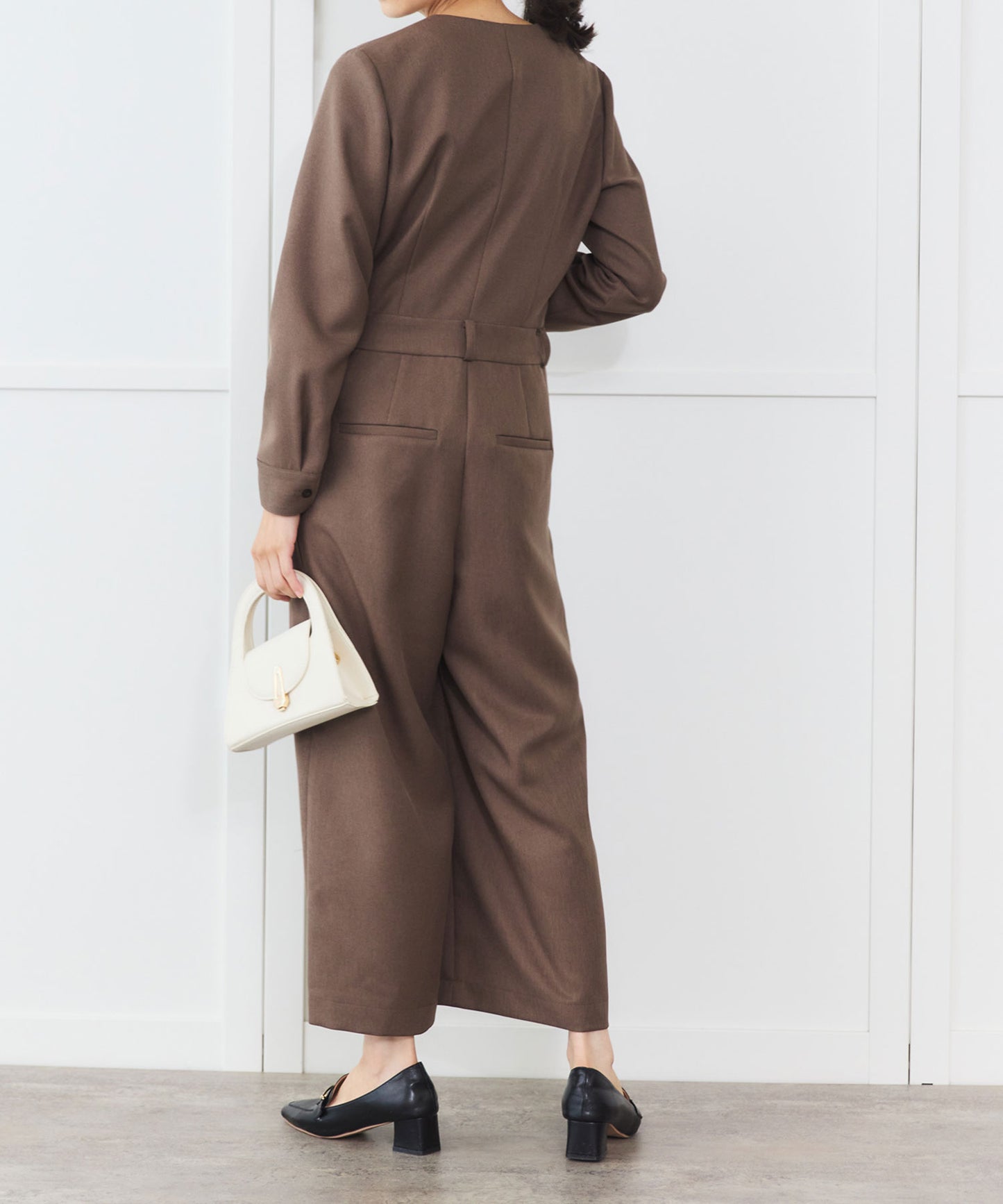 《予約商品 10/29 13:00まで10%OFF》【イージーケア】 パウダーツイル Vネックジャンプスーツ
