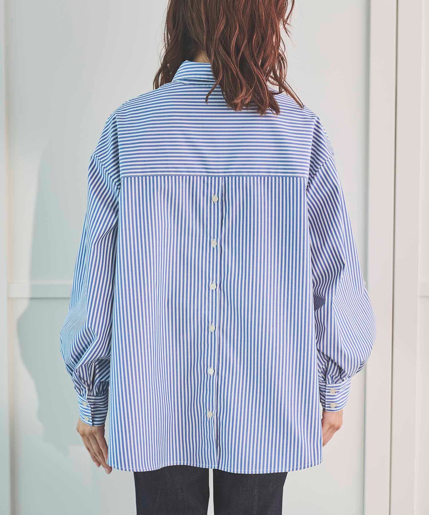 《予約商品 8/27 13:00まで10%OFF》バックボタンオーバーシャツ