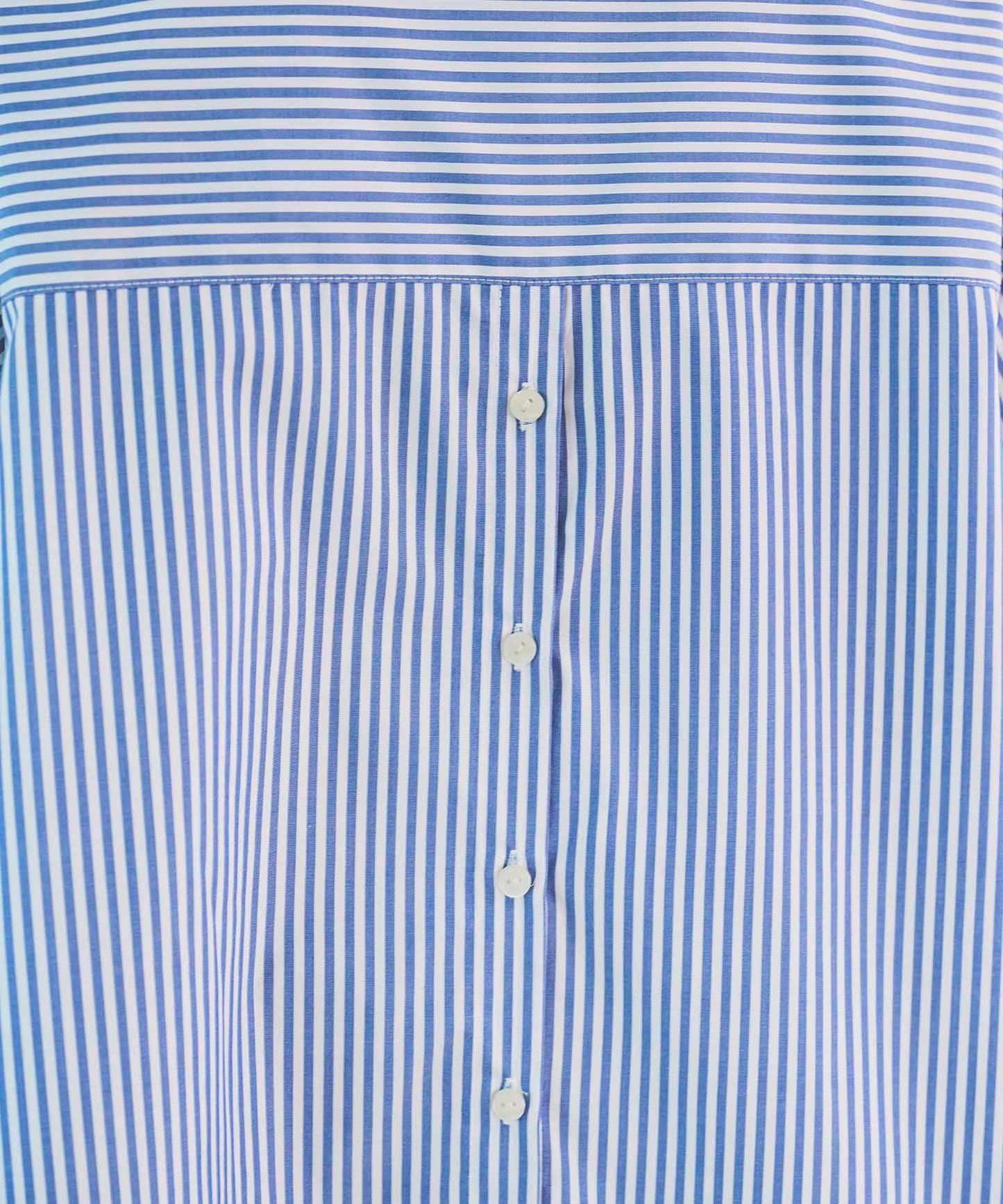 《予約商品 8/27 13:00まで10%OFF》バックボタンオーバーシャツ
