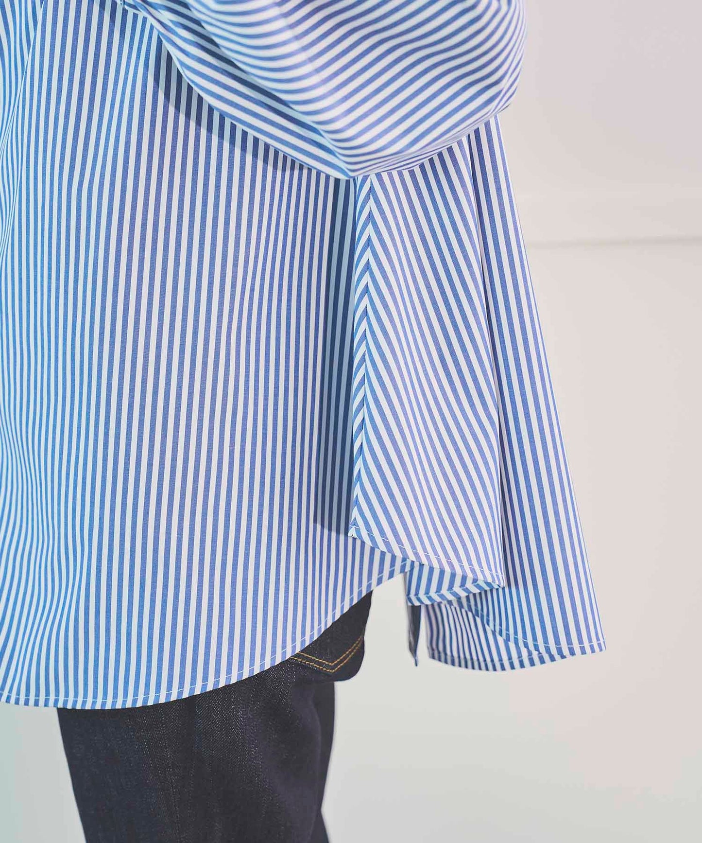《予約商品 8/27 13:00まで10%OFF》バックボタンオーバーシャツ