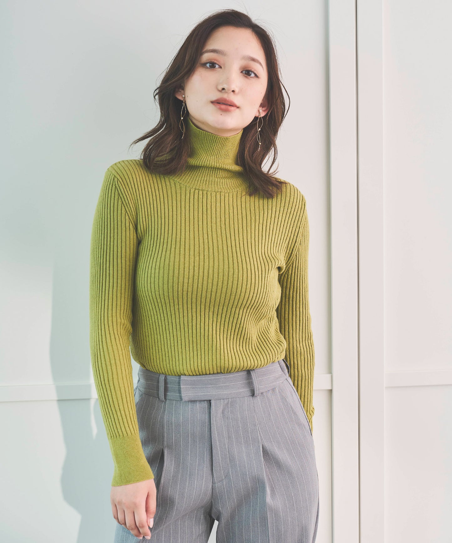 《予約商品 9/24 13:00まで10%OFF》【洗える】バックボタンリブタートルニット