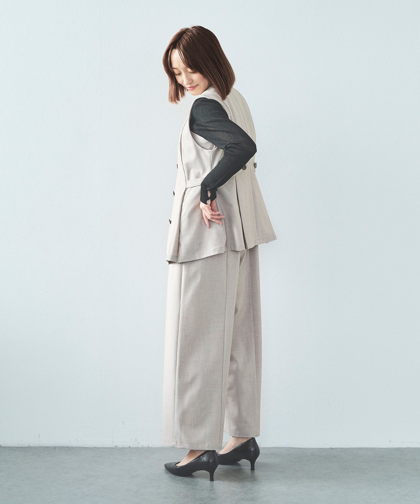 【セット対応】T/Rキーネックペプラムジレ