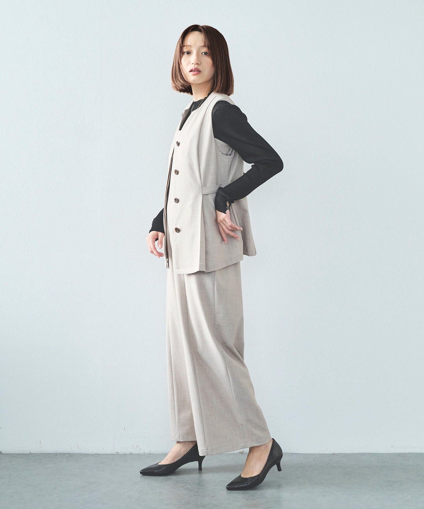 【セット対応】T/Rキーネックペプラムジレ