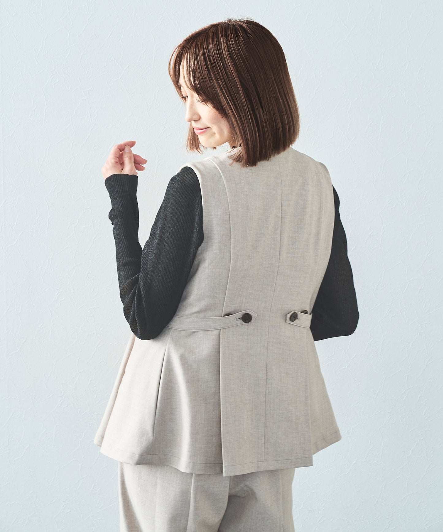 【セット対応】T/Rキーネックペプラムジレ