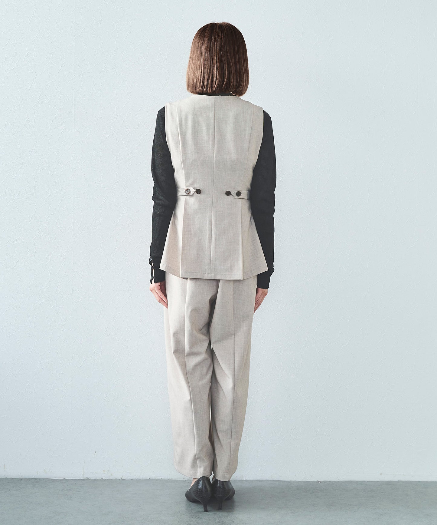 【セット対応】T/Rキーネックペプラムジレ