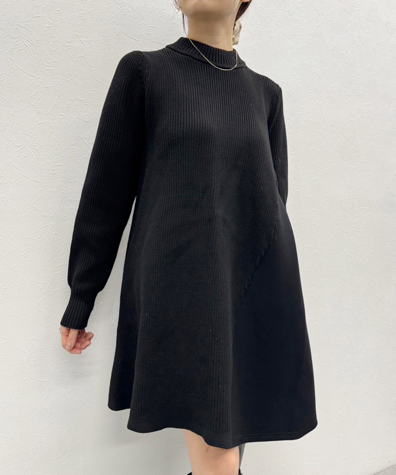 ボンディングニットミニワンピース – Sirin Online Store