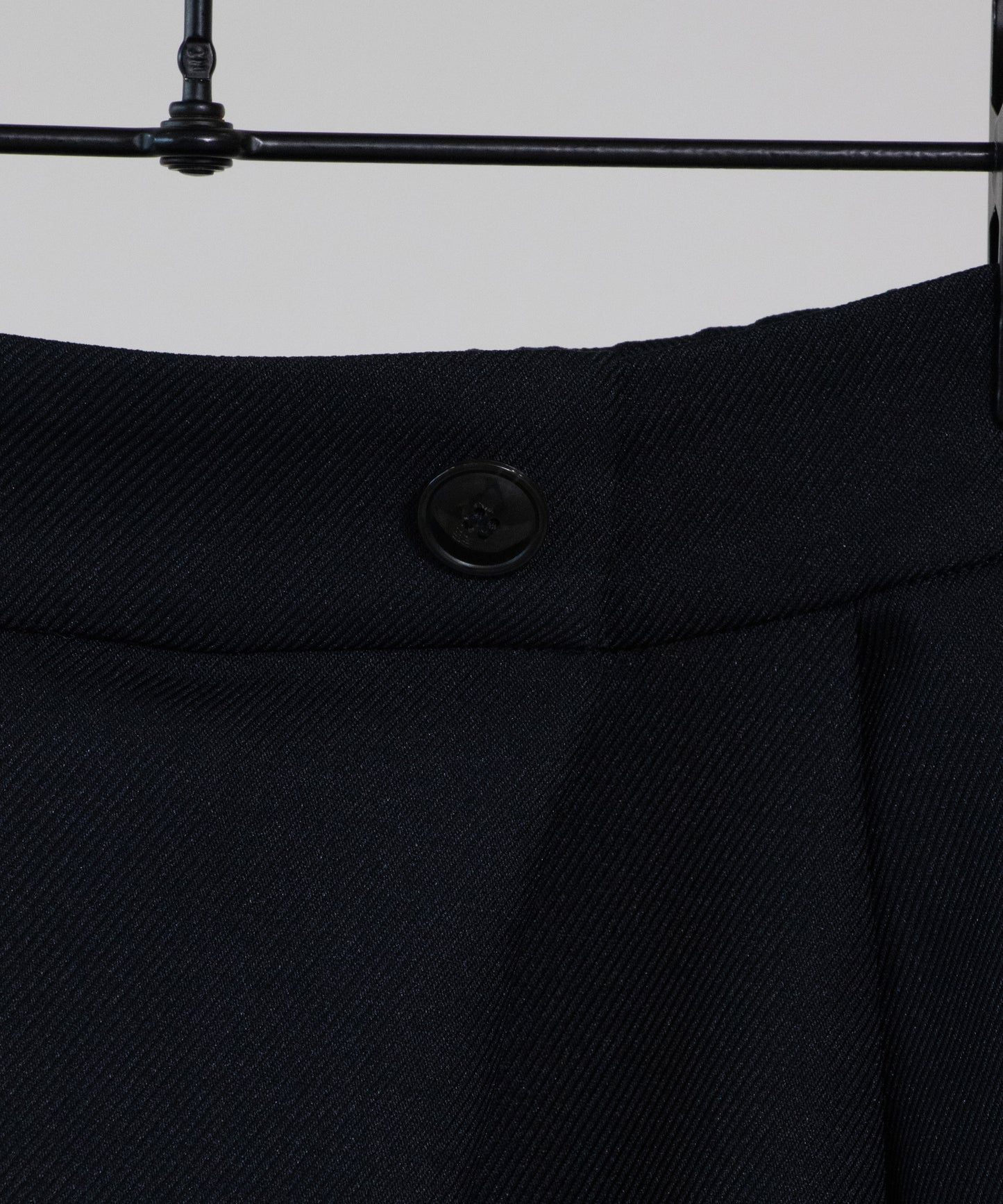 ツータックバルーンパンツ