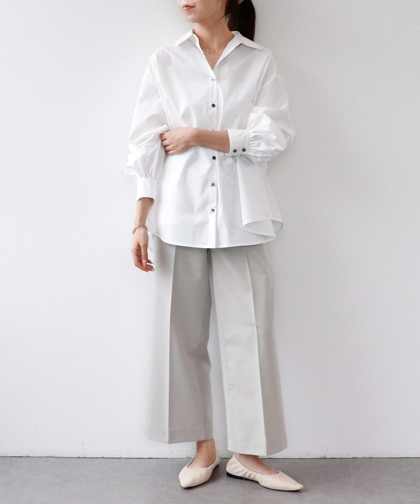 《予約商品 8/27 13:00まで10%OFF》バックボタンオーバーシャツ