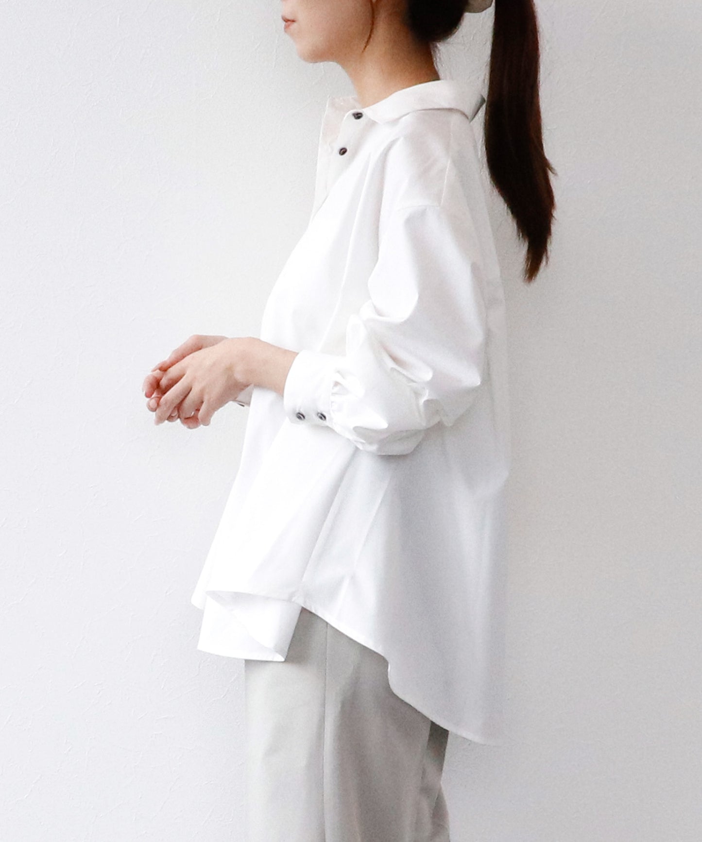 《予約商品 8/27 13:00まで10%OFF》バックボタンオーバーシャツ