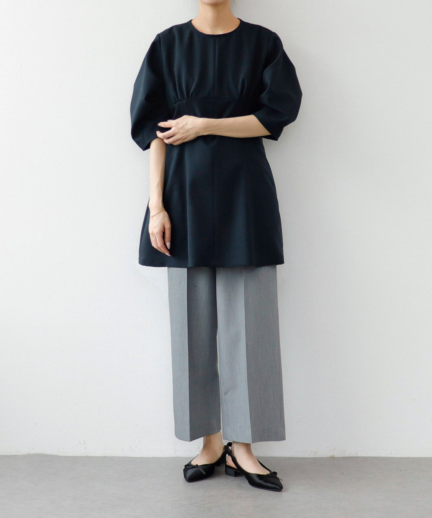 ネイビー 155cm/Fサイズ着用※こちらの全身画像がお届けに近い丈バランスとなります。