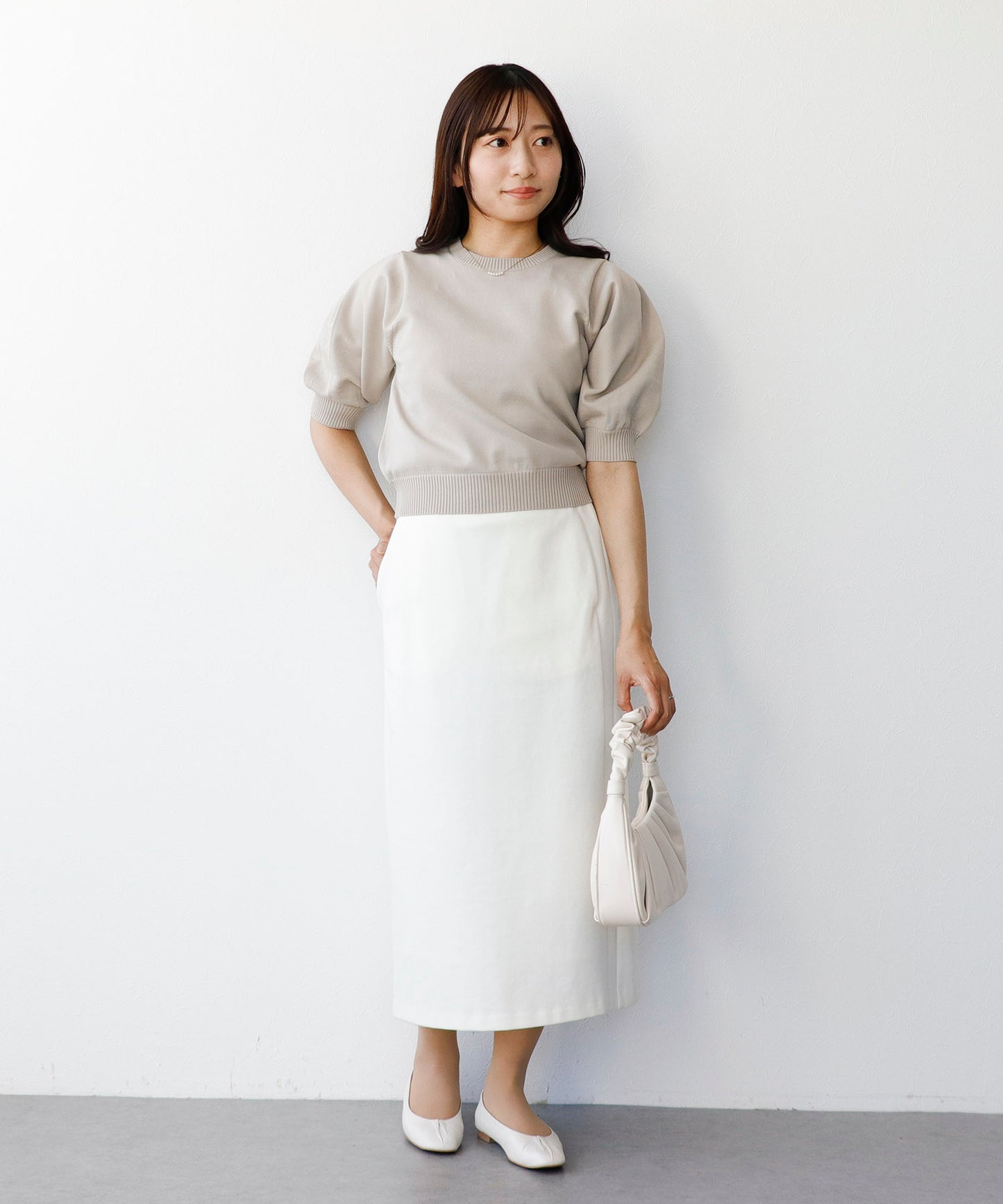 ライトグレージュ 154cm/Fサイズ着用