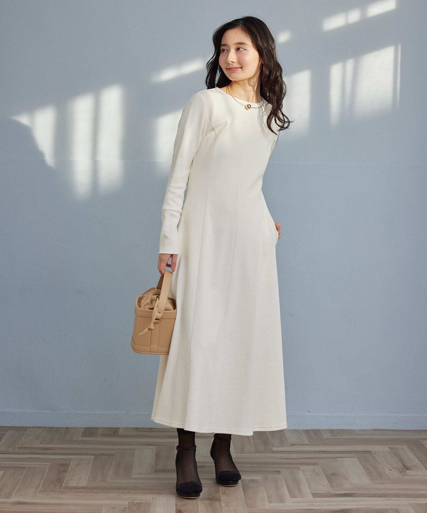 新品・未使用品】Sirin シリン ワンピース ネイビー 紺 パフ袖