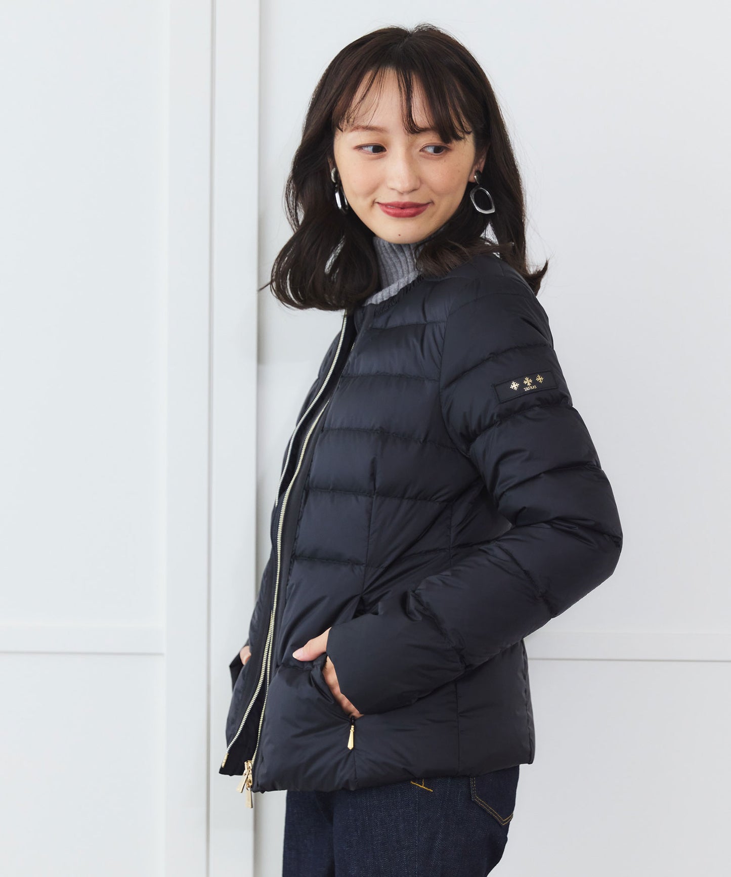 【TATRAS】BREVA ノーカラーダウンジャケット