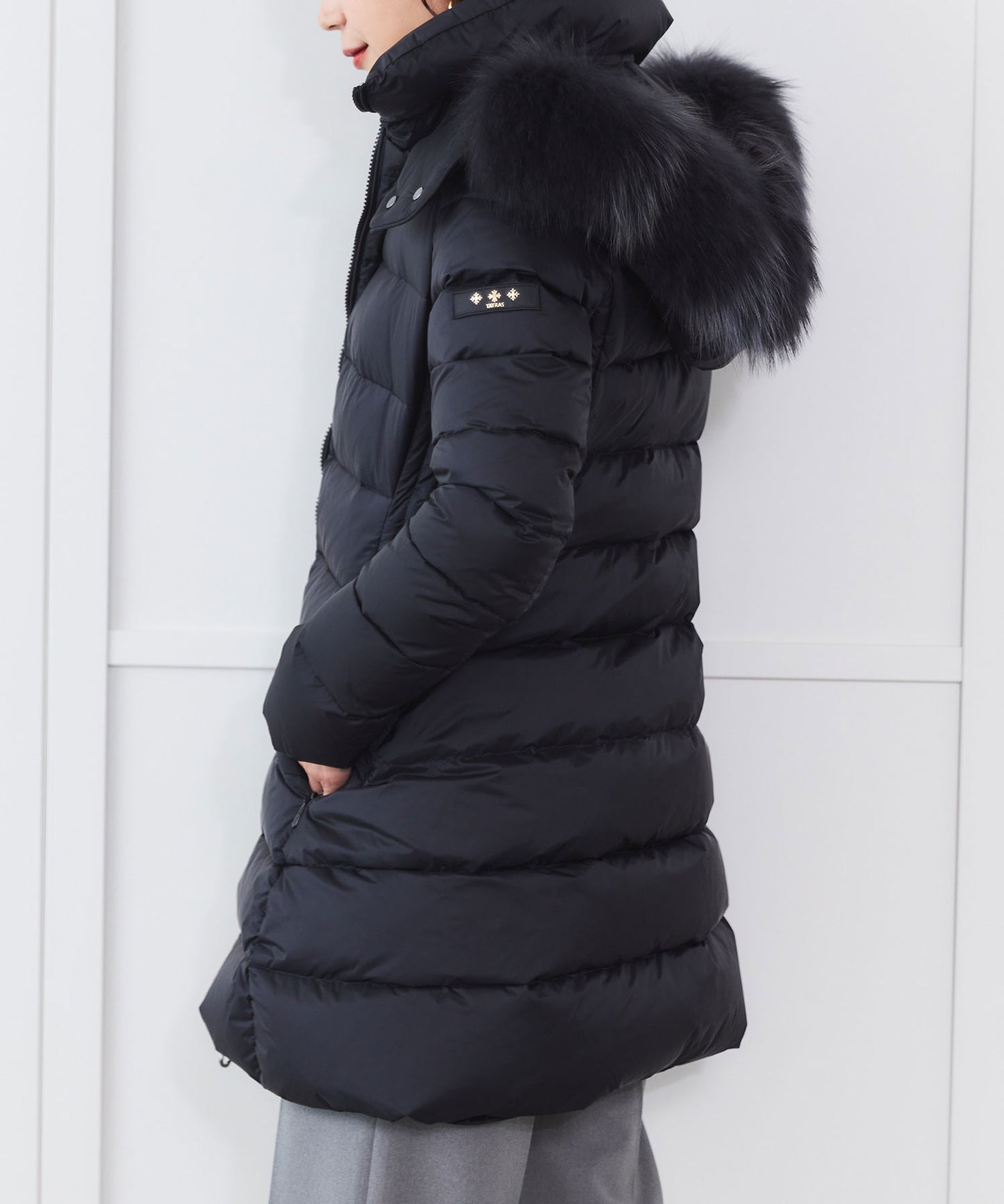 【TATRAS】SARMA ミドル丈ダウンジャケット
