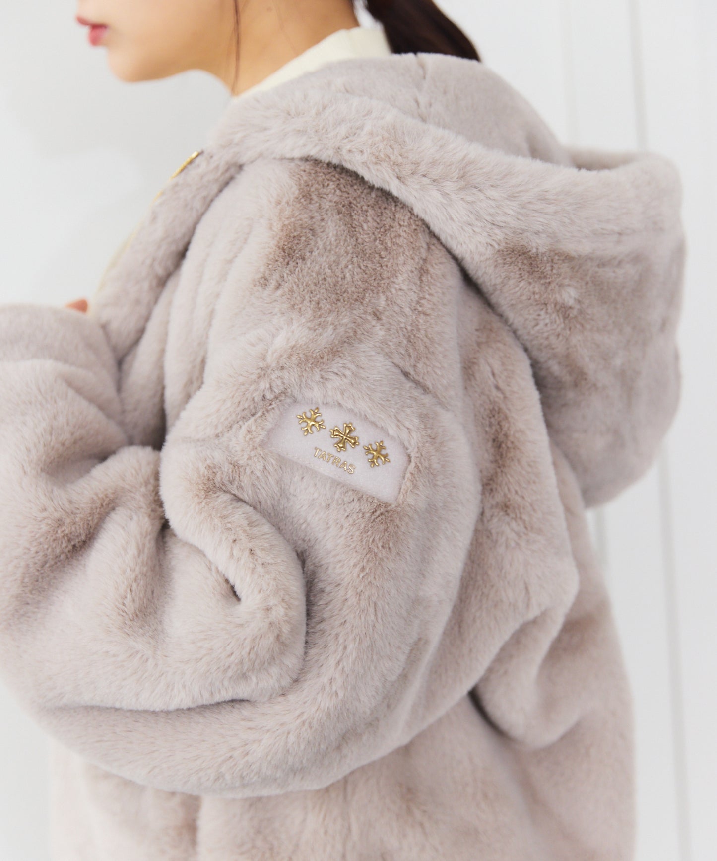 【TATRAS】 YUMOLA フーデッドファーブルゾン