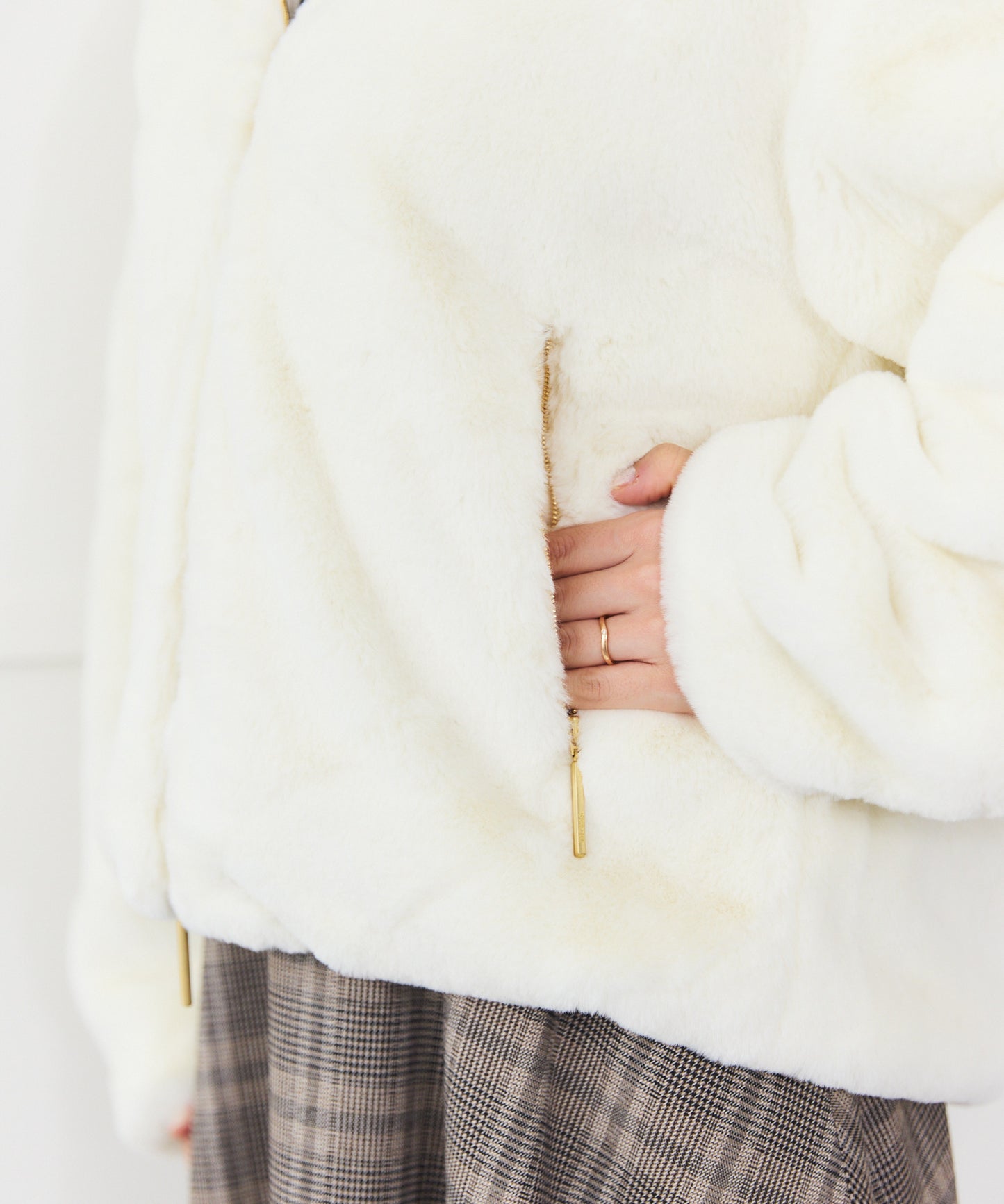 【TATRAS】 YUMOLA フーデッドファーブルゾン