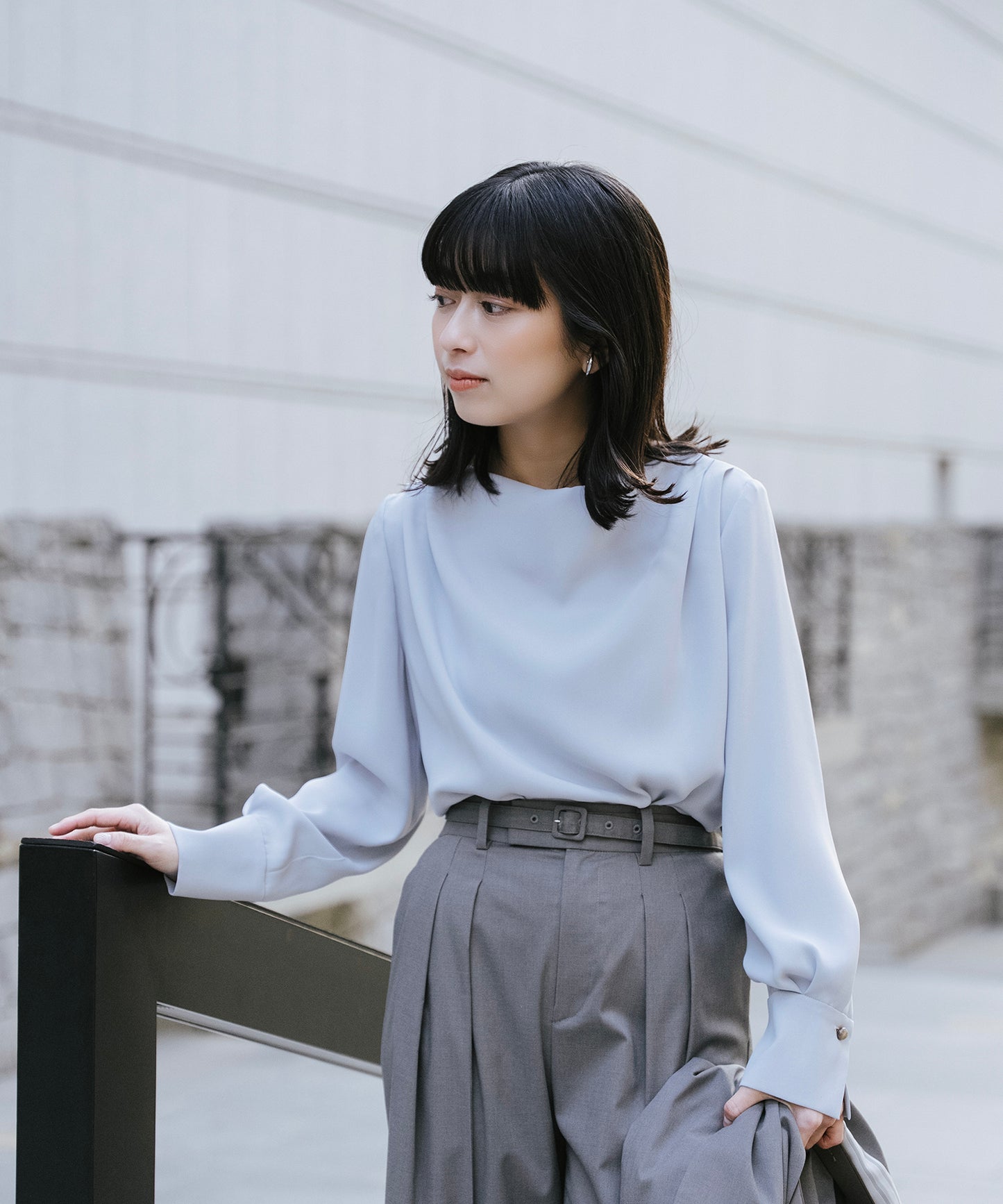 ダブルクロスドレープブラウス