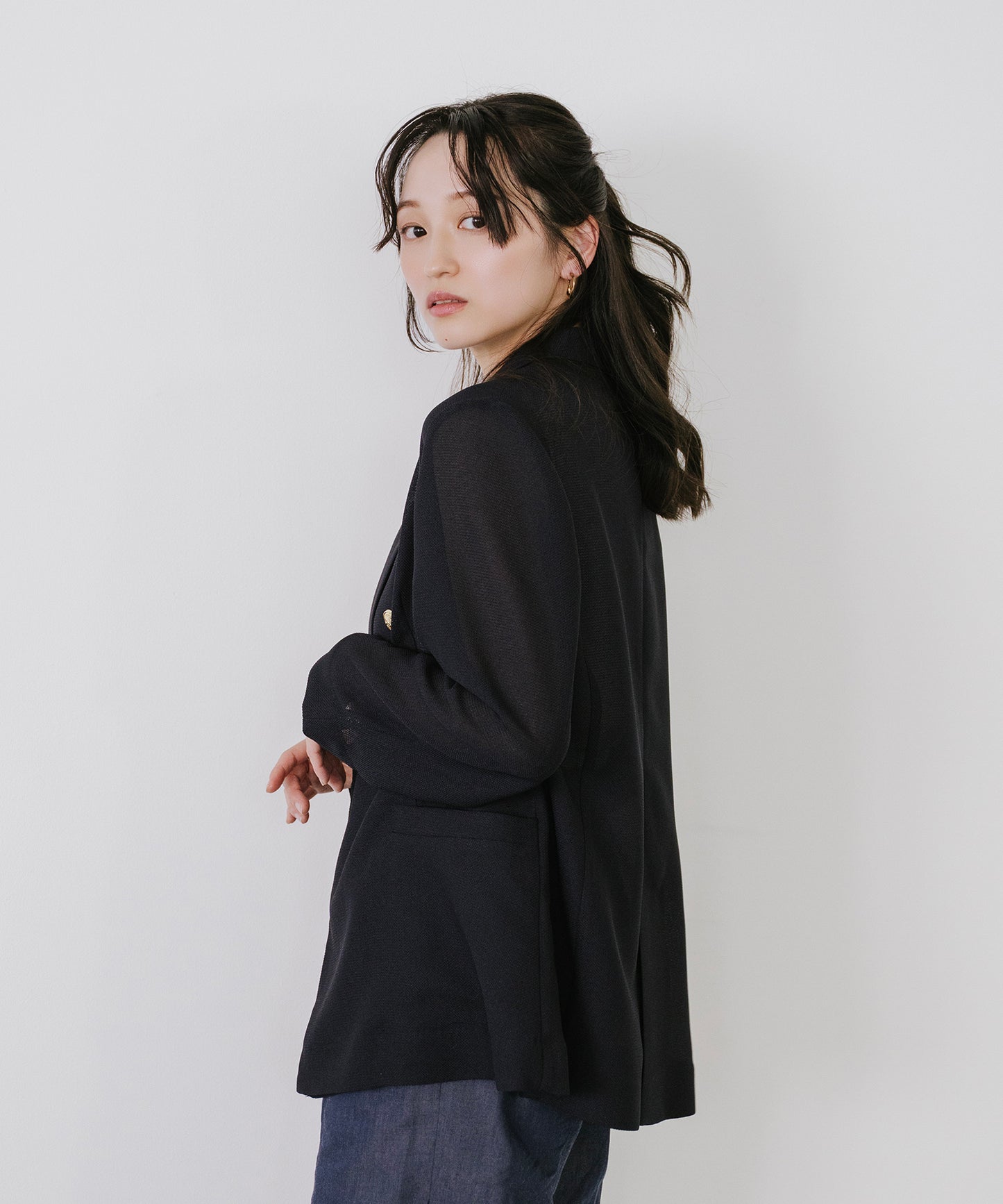 ゴールドボタンメッシュジャケット