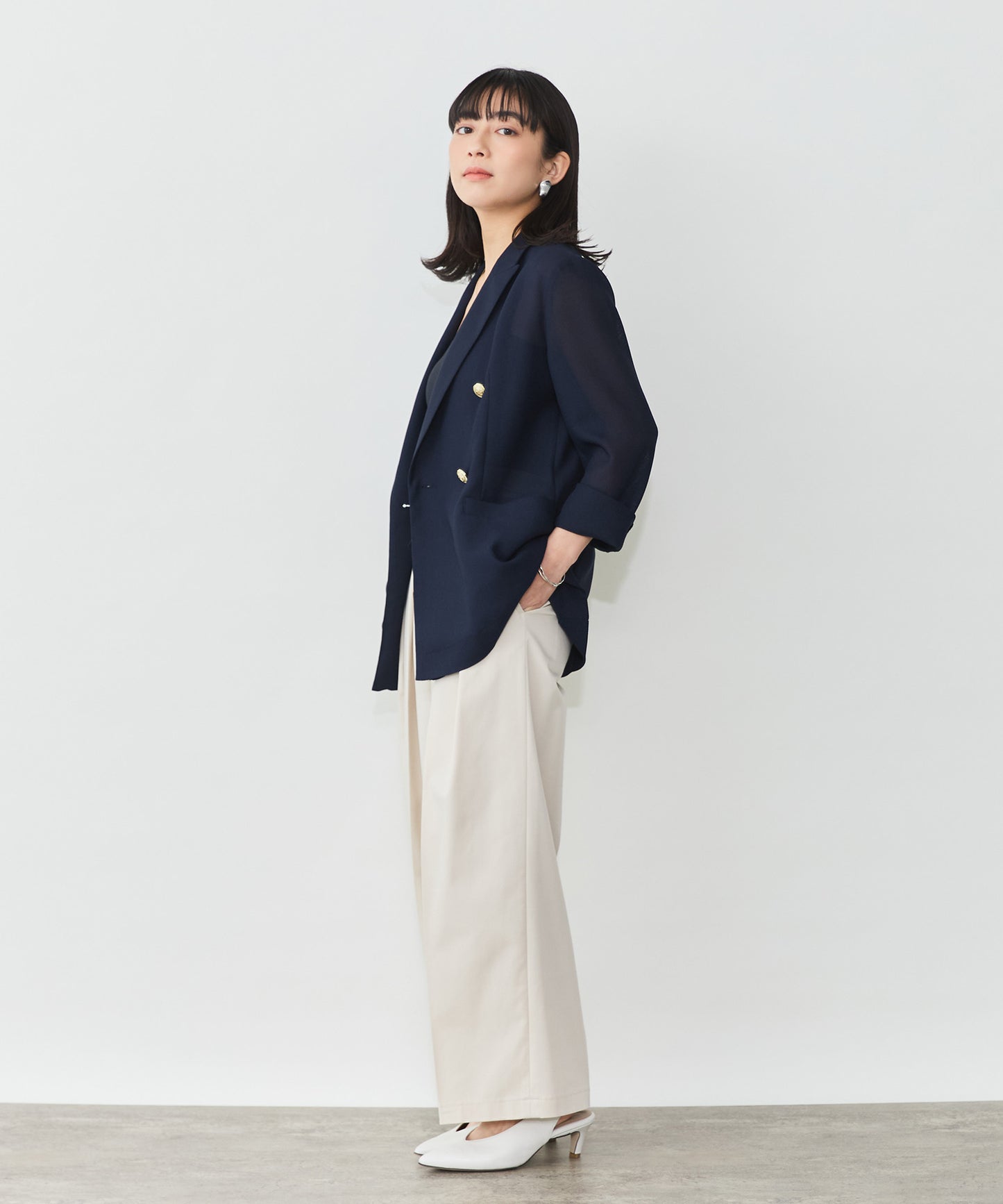 ゴールドボタンメッシュジャケット