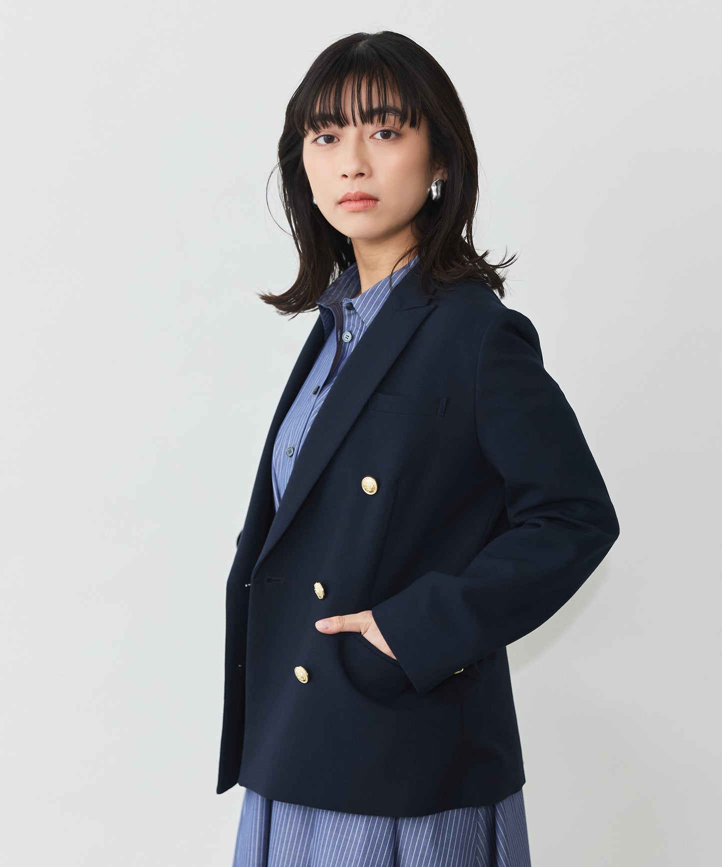 ゴールドボタンメッシュジャケット