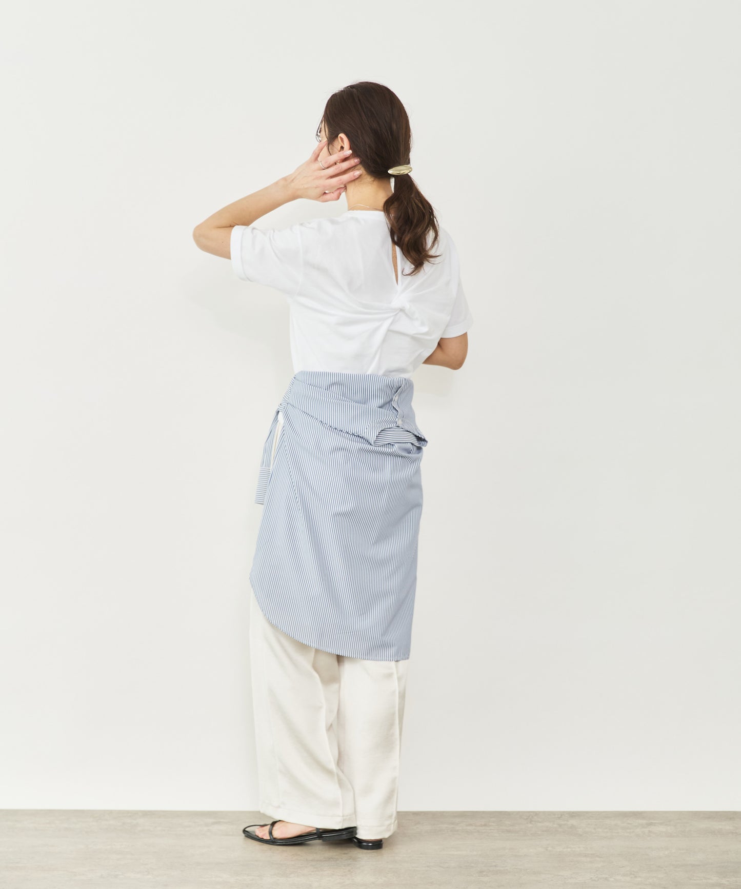 バックデザインTシャツ