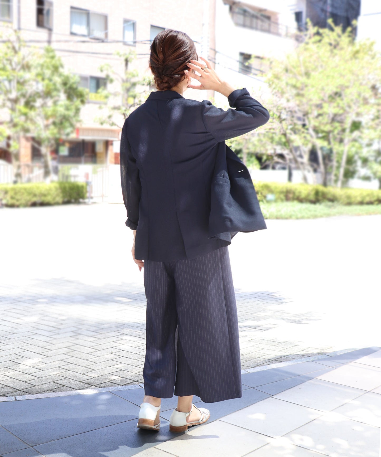 ゴールドボタンメッシュジャケット