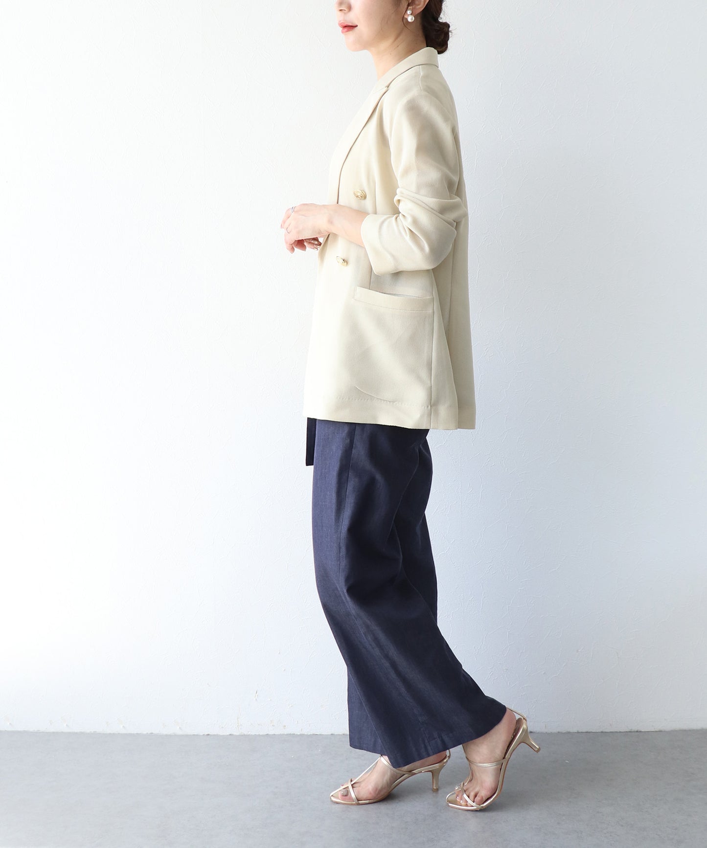 ゴールドボタンメッシュジャケット